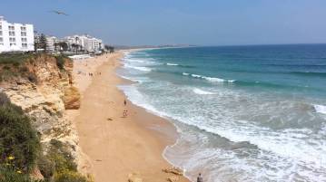 praia-de-armacao-de-pera